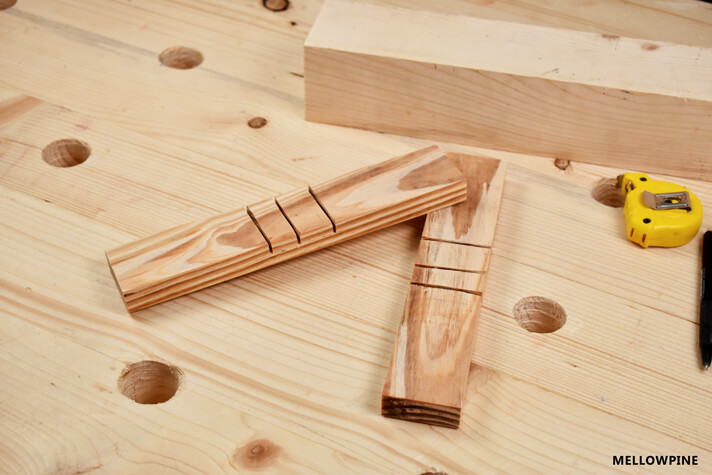 Making cuts in the cross piece using circular saw