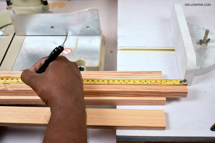 Marking the size for the top horizontal piece