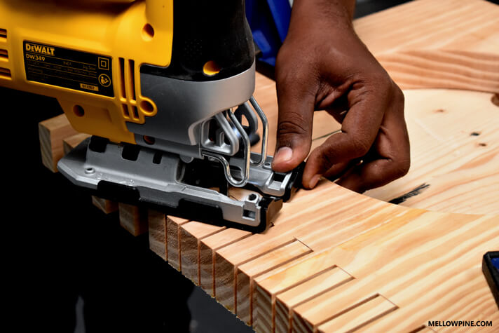 Making the complementary slots in the leg piece using the jig saw