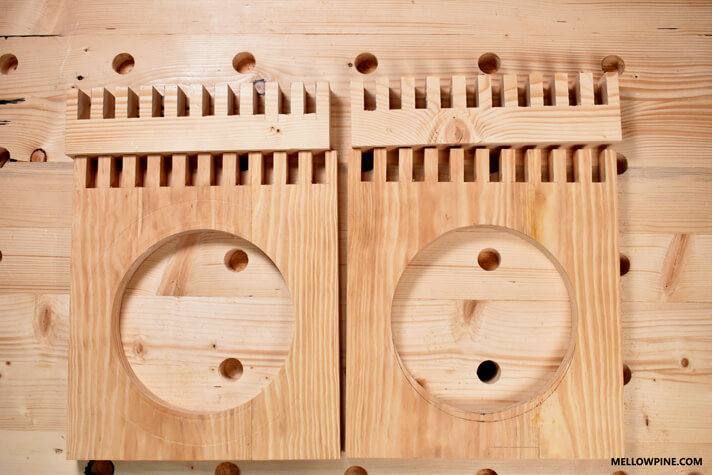 Leg pieces and support pieces with complementary slots for the box joints