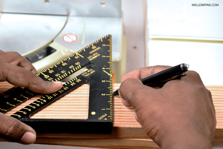 Marking the size for the face pieces of the letter rack