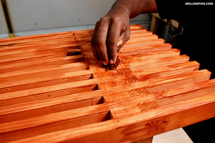 Staining the edge grains of the leg piece and the support piece