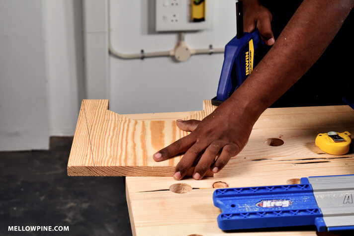 Clamping the leg for cutting the triangle