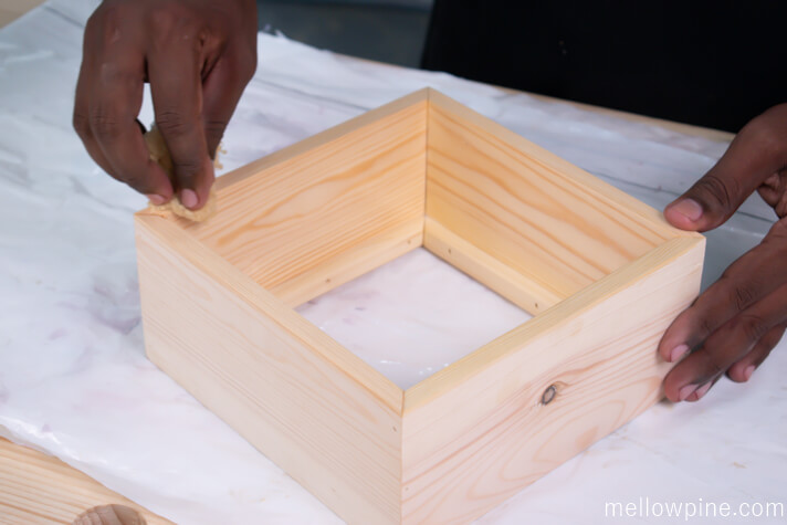 Finishing the box with teak oil