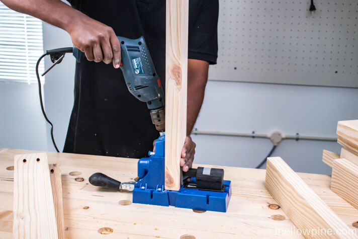 Making pocket holes in the Vertical Pieces of the leg frame