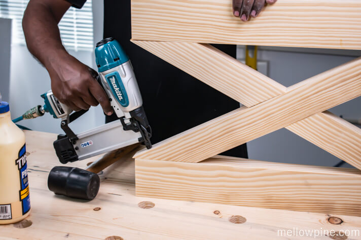 making the leg frame by nailing after applying glue