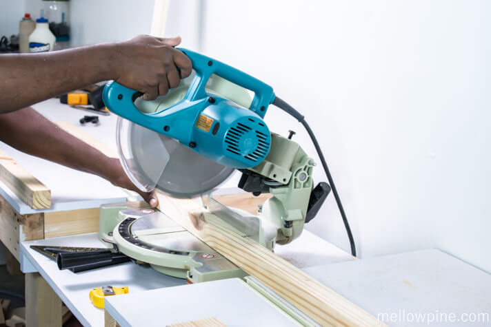 Making the legs and horizontal bracing from the square dowels