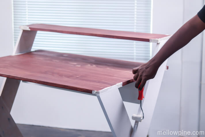Painting the legs of the X desk white