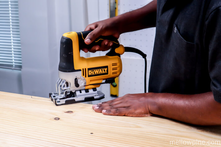 Cutting out the design using a jig saw