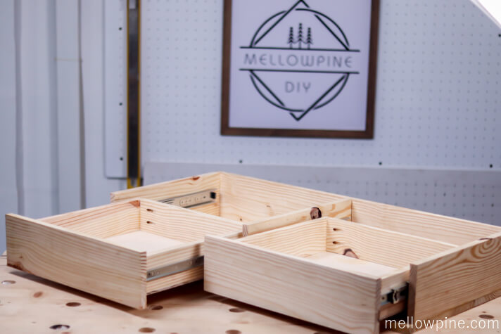 Desk with drawers inserted