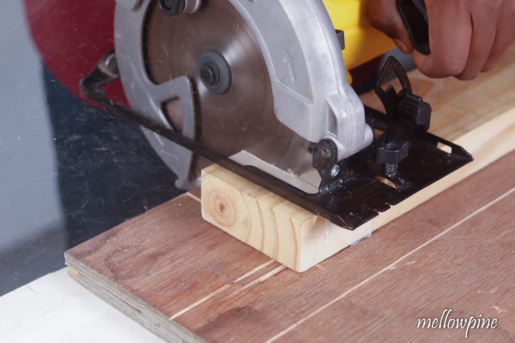Circular saw cutting