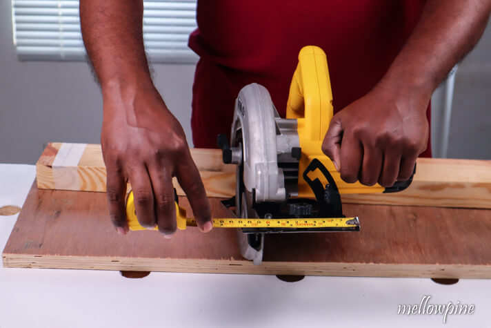 measuring the offset from blade to edge of base plate