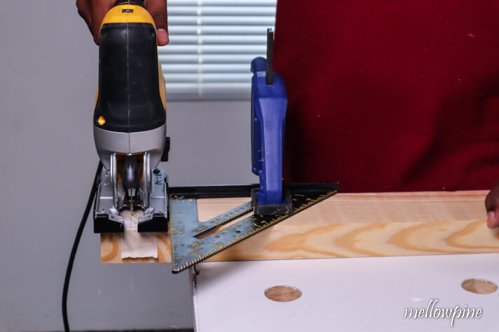 cutting the wood with Jigsaw