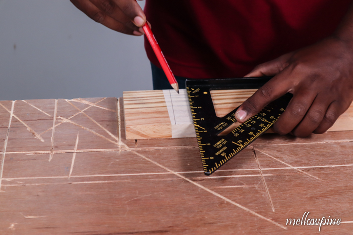 drawing the cut line for dado in the wood