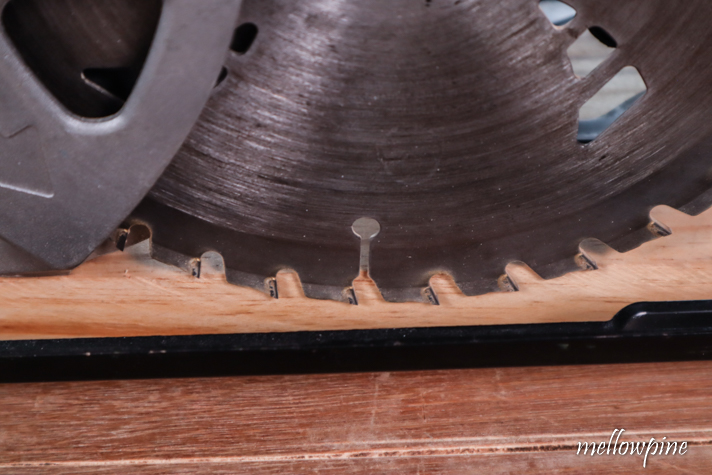setting blade depth in the wood