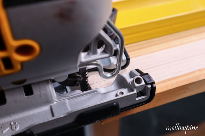 aligning the jigsaw blade before starting the ripping