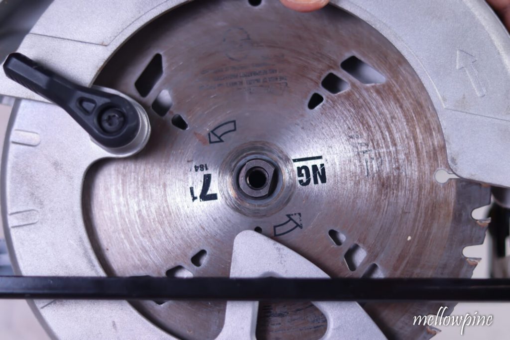 Checking blade fit in the hole