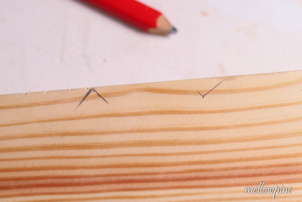 Tick mark and crow's foot mark