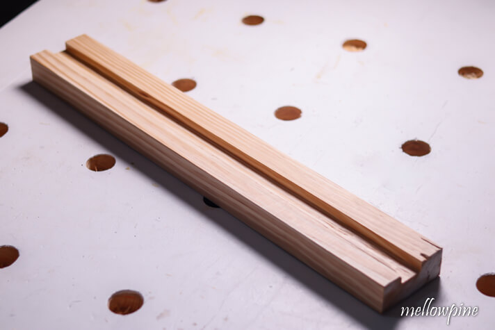 Making a groove cut in wood