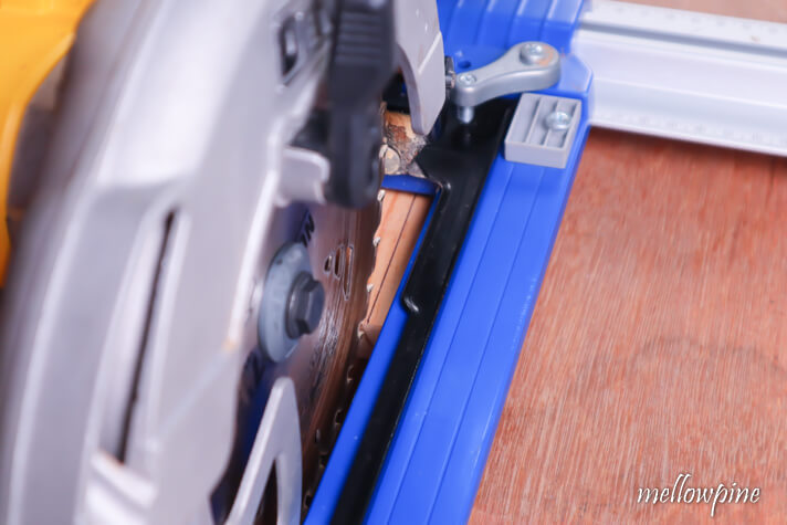 Placing the circular saw