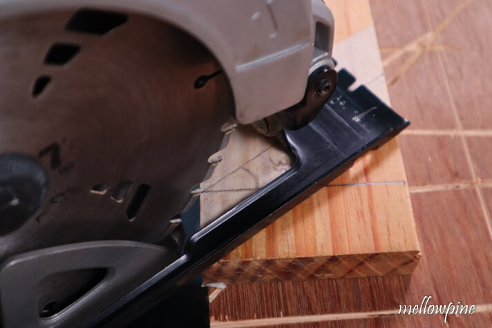 Align blade with cut line