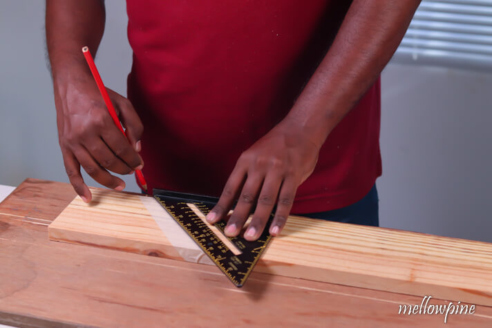 Drawing a line with speed square