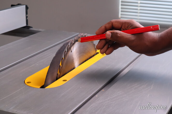marking a tooth on the blade for reference