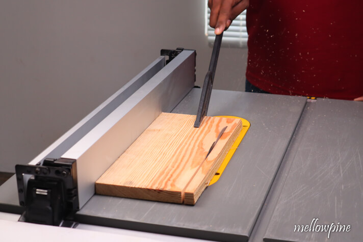 cutting wood with the sharpened table saw blade