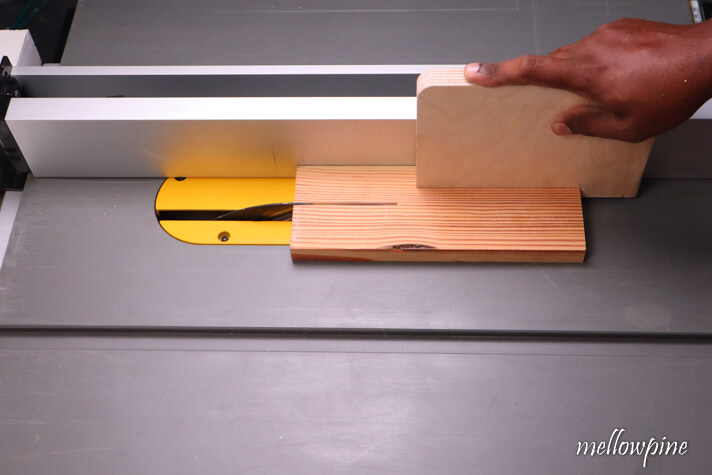 using push block for cutting wood on table saw