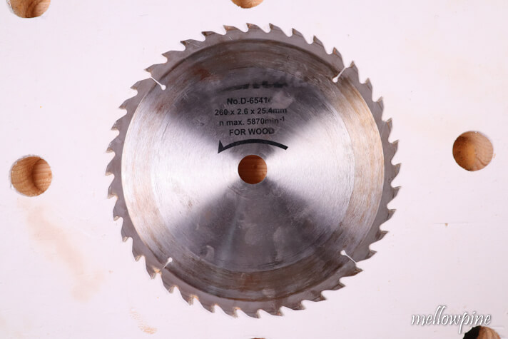 table saw blade taken out