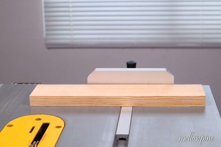 crosscutting using miter gauge to make a tenon