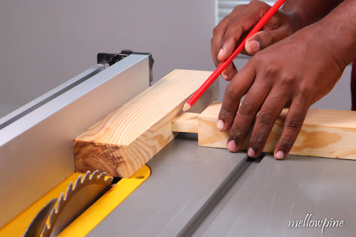 marking the dimensions of the tenon on to the wood to be mortised
