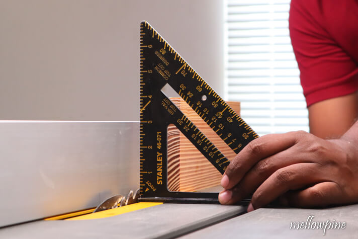 setting the blade height for cutting groove