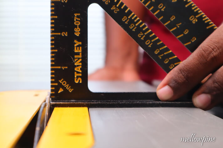setting the table saw blade height for cutting groove
