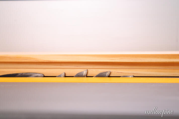 table saw blade height setting using the grooved wood