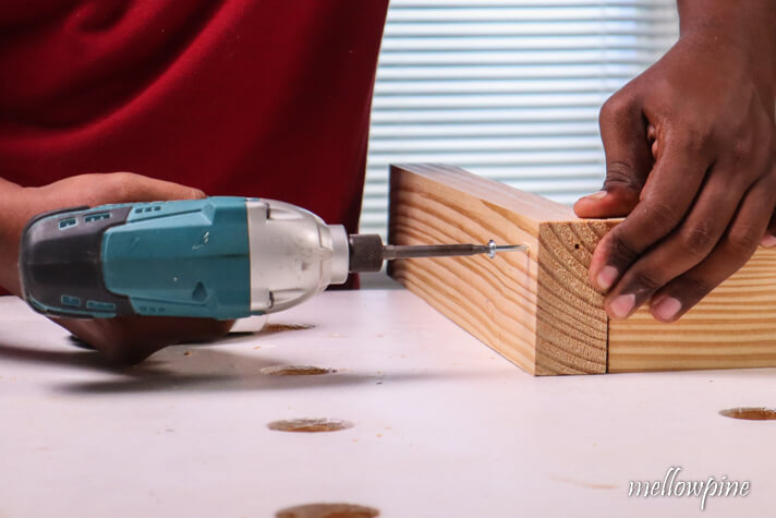 screwing into the end grain to join 2x4