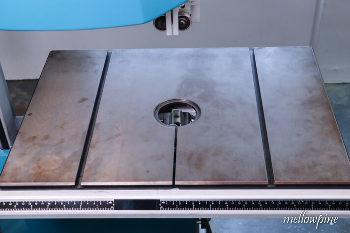 Bandsaw table after cleaning