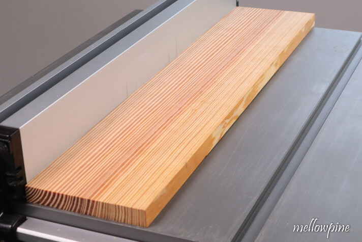 bend in wood corrected (no gap with rip fence)