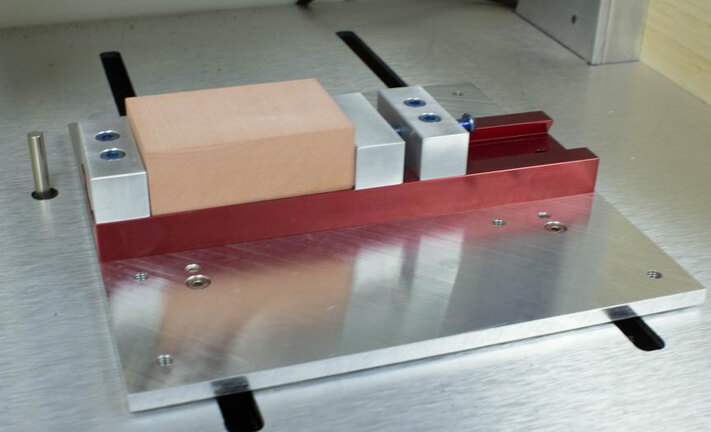 Low profile vise for Nomad 3