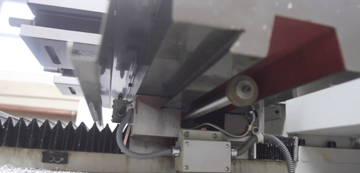 Ball screw and dovetail guide in Tormach 1100M