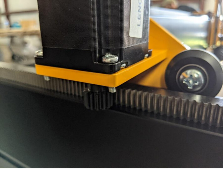 Rack and pinion drive of MillRight Mega V