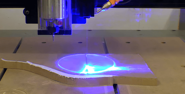 Residual laser light when cutting glass