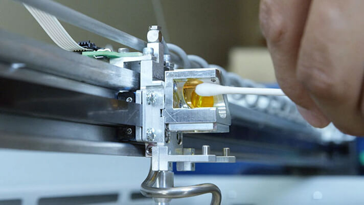 Maintainance of the laser optics (Source Epiloglaser)