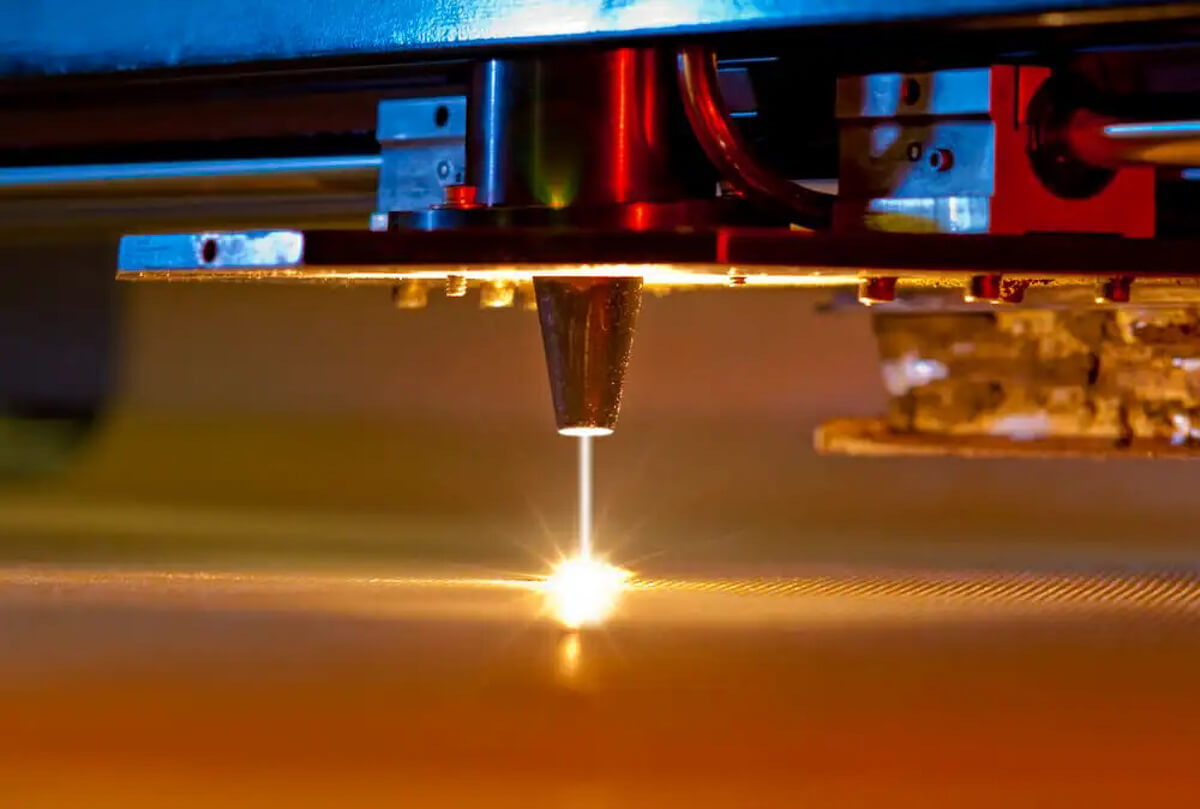 How does CO2 laser cutting work?