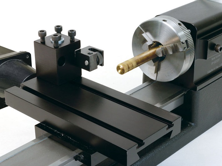 Performing knurling operation on a CNC lathe 