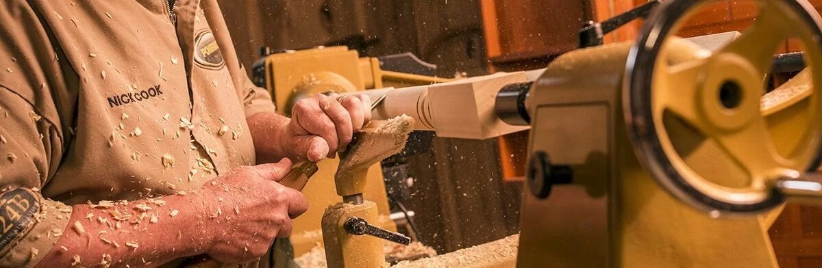 How to use a wood lathe
