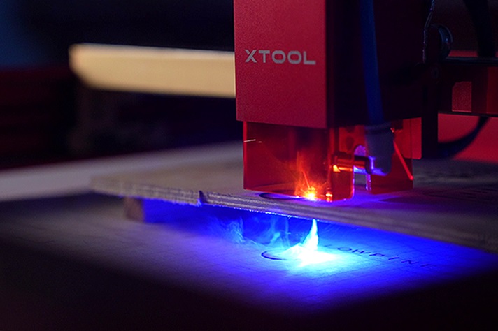 xTool D1 Pro cutting plywood