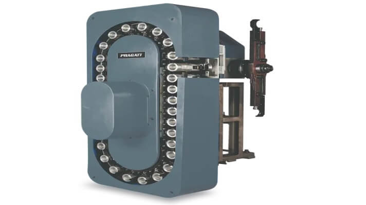 Chain-type automatic tool changer with swivel arm