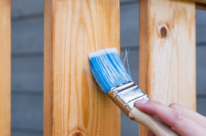 Applying clearcoat on wood