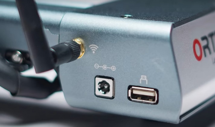 WiFi antenna and USB port on OLM 3